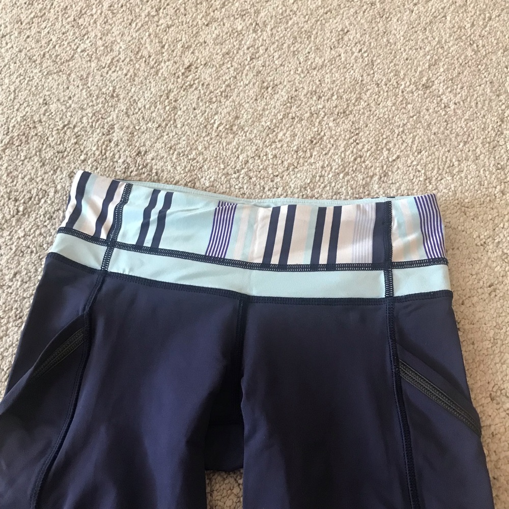 LULULEMON | Navy Cropped Leggings